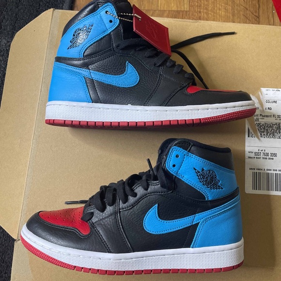 Wmns Air Jordan 1 High OG “Unc To Chicago” - Picture 3 of 6